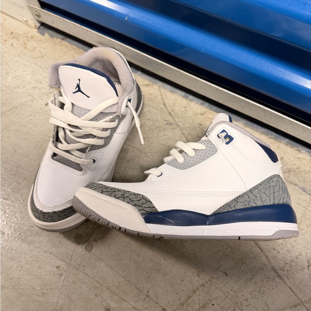 Jordan 3 Retro  Midnight Navy Kids White and Gray Sneakers